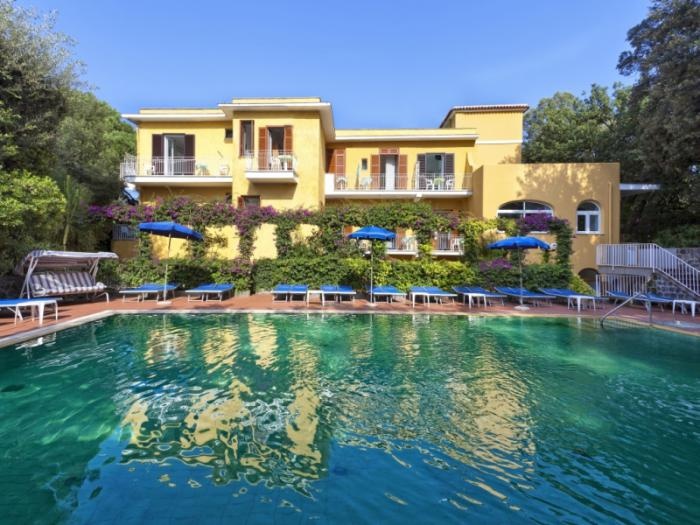 Cleopatra Ischia 3*