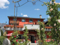Jolly Residence