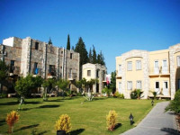 Parilti Hotel
