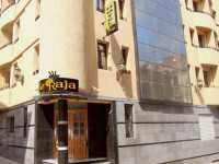 Le Raja Hotel