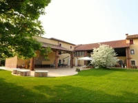 Azienda Agrituristica La Dolfinella 2*