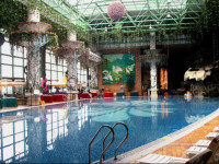 California Garden Hotel