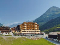 Alp Hof 4*