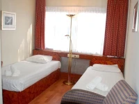 Budget Hostel Bargain Toko 1*