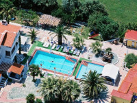 Villa George Hotel And Apartments