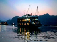 Elizabeth Sails 3*