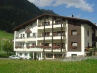 Gidis Hof 1*