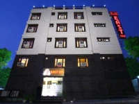 S & B East Inn 3*