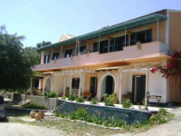 Byronas Apartments 