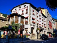 Palanques Hostal 