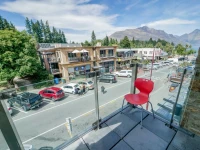 Nomads Queenstown Backpackers 5*