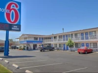 Motel 6 Fresno - Blackstone North 2*
