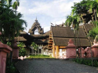 Kandawgyi Palace