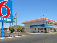 Motel 6 Fresno - Blackstone South
