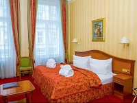 Opera Suites 4*