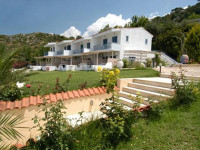Metaxatos Apartments