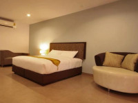 Paragon Suites Resort