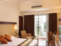 Flamingo By The Lake 4*