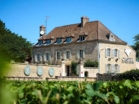 Castel De Tres Girard