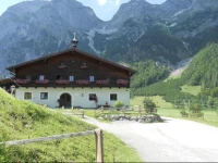 Vorderhof 1*