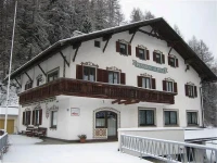 Hotel-Pension Alpina 2*