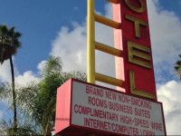 Hi-Way Host Motel