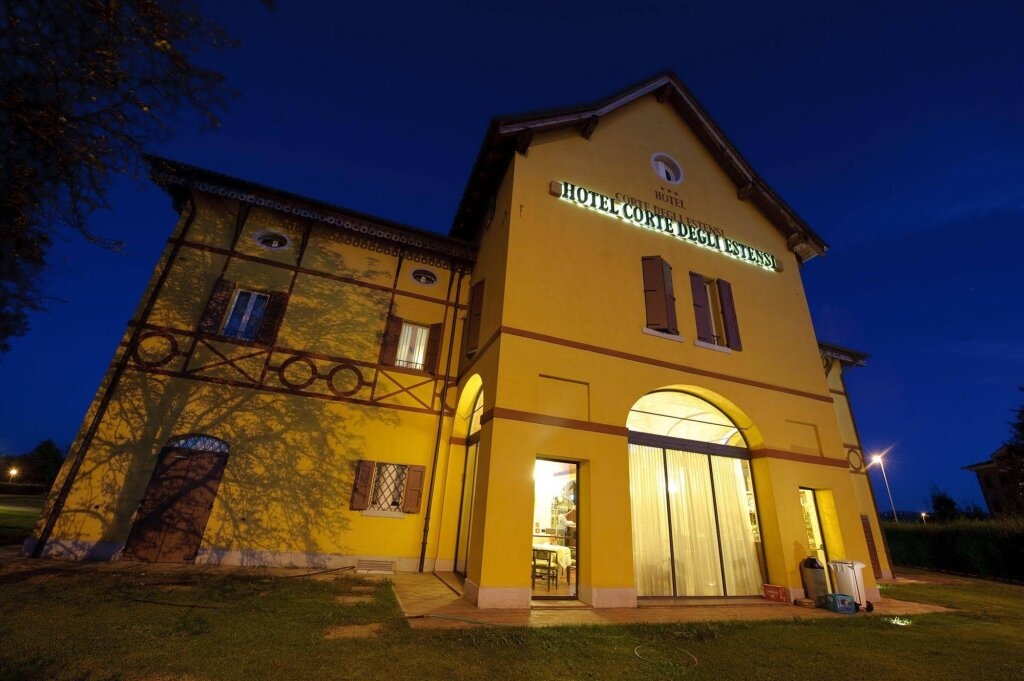 Corte Degli Estensi 3*
