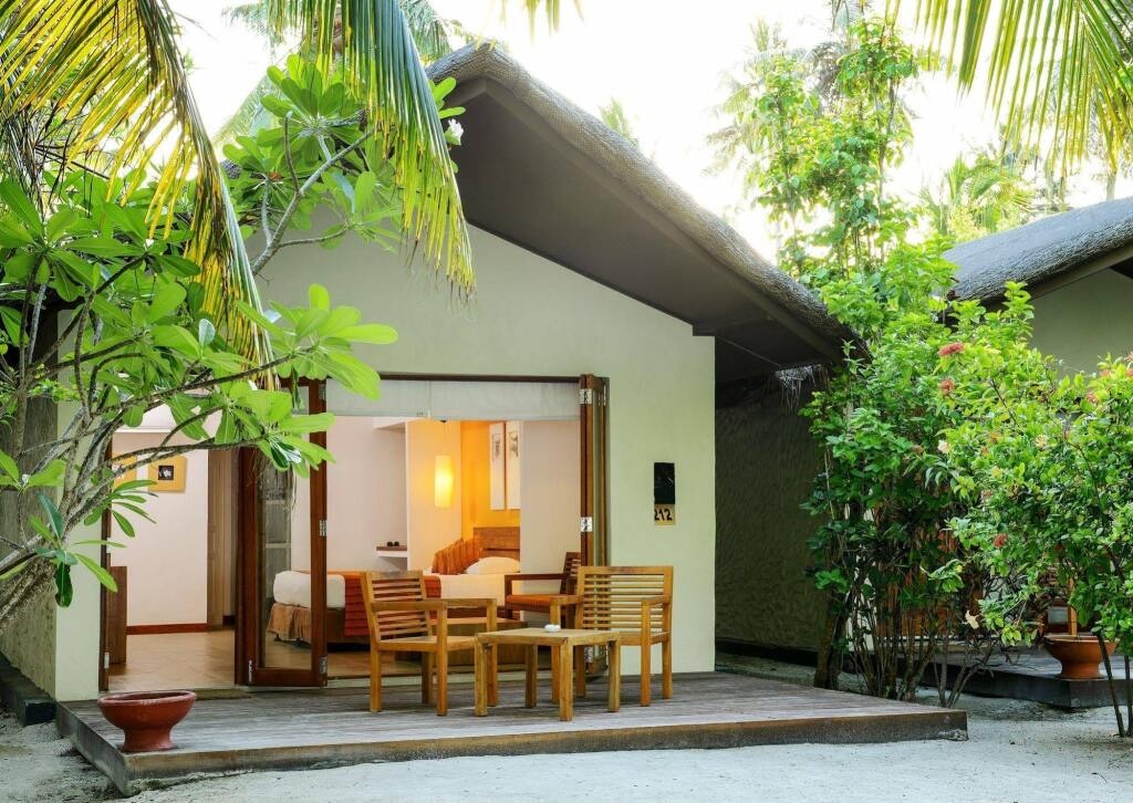 Adaaran Select Hudhuran Fushi 4*