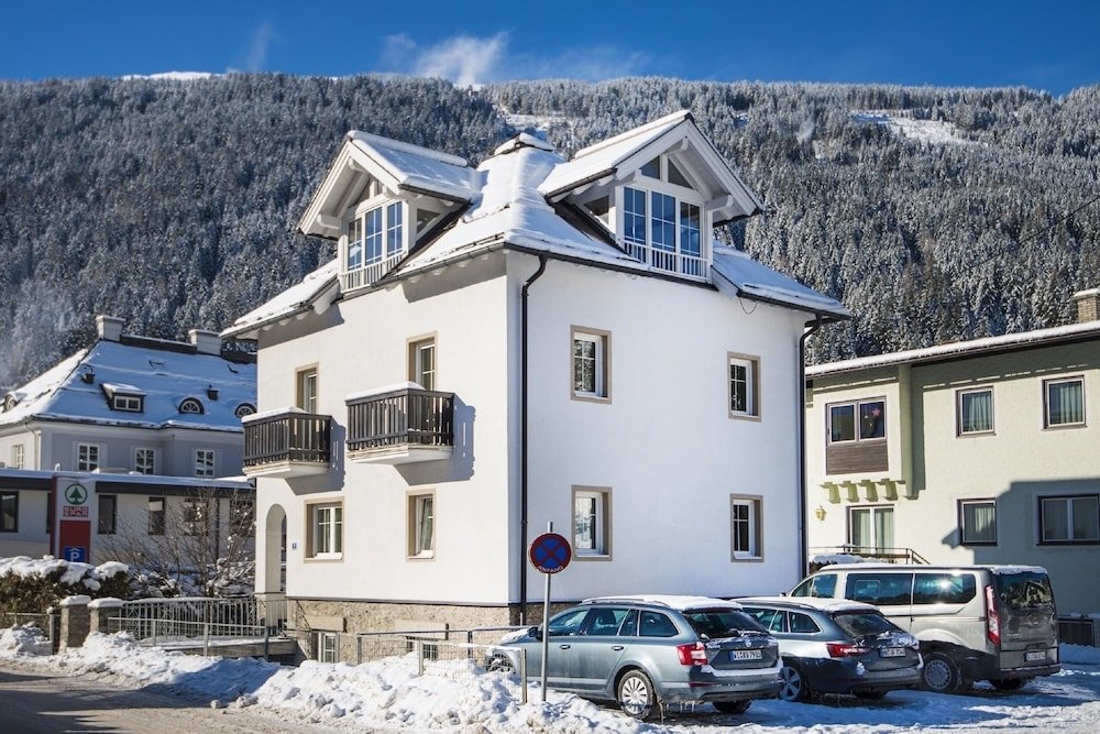 Chalet Embacher 1*