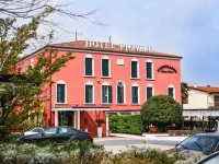 Villa Pigalle 4*