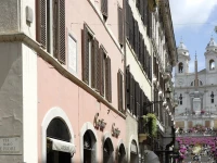 Crossing Condotti 
