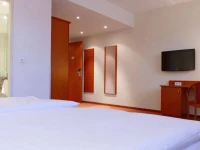 Central Hotel Lowen 4*