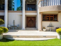 Aristo Manor 