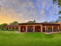 The Bush House 4*