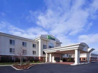 Holiday Inn Express Toledo-Oregon 3*