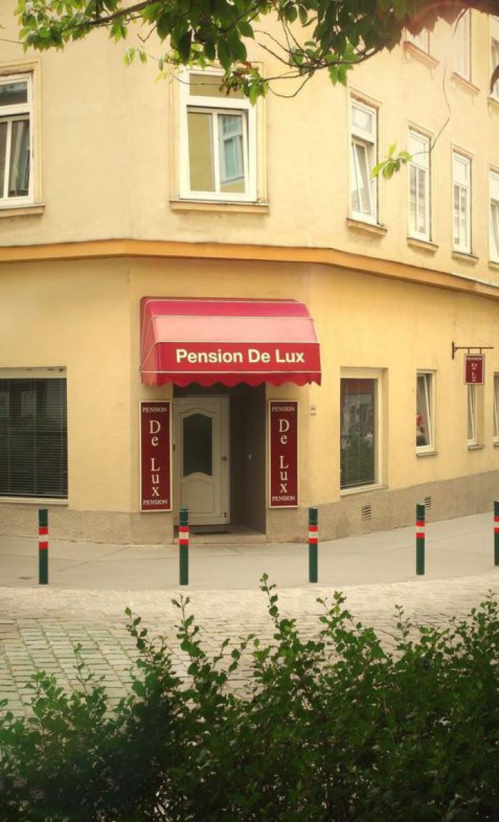 Hotel Pension De Lux  