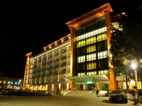 Chinar Hotel &amp; Spa Naftalan