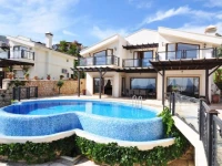 Villa Seafront 4*