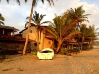 Lucky Royal Beach Guest House and Restaurant 2*
