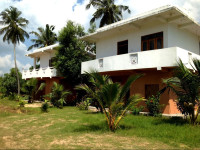 Villasiri &amp; Leon Beach Paradise