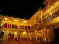 Travellers Nest Hotel / Hotel Travellers Nest 