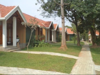 Saunter Paradise Hotel
