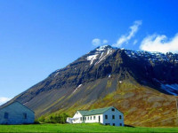 Guesthouse Kirkjubol in Bjarnardalur