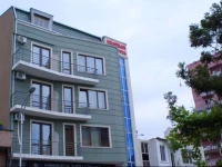 Riva Hotel  3*