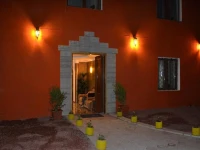 Orange Inn 3*