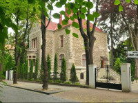 Lions Castle Hotel