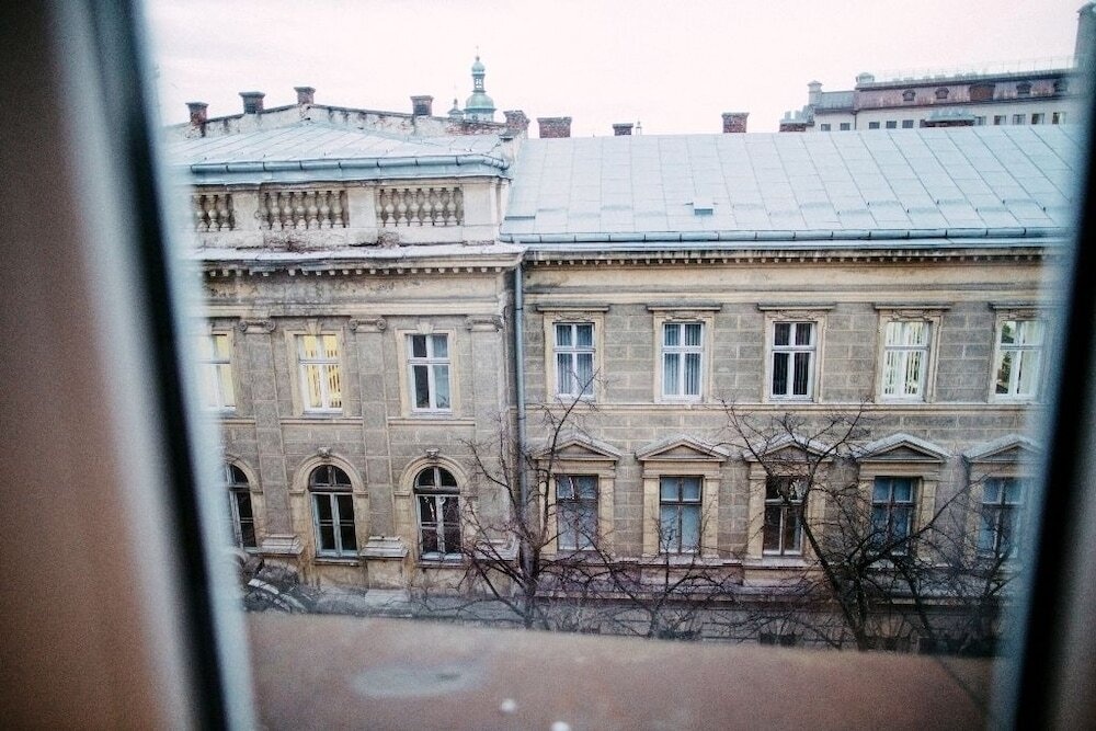 Book Room 3*