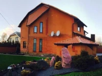Corner House 3*