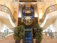 Ark Palace Hotel