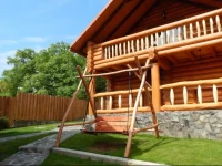 Smerekoviy Dvir Polyana / Смерековый Двир 